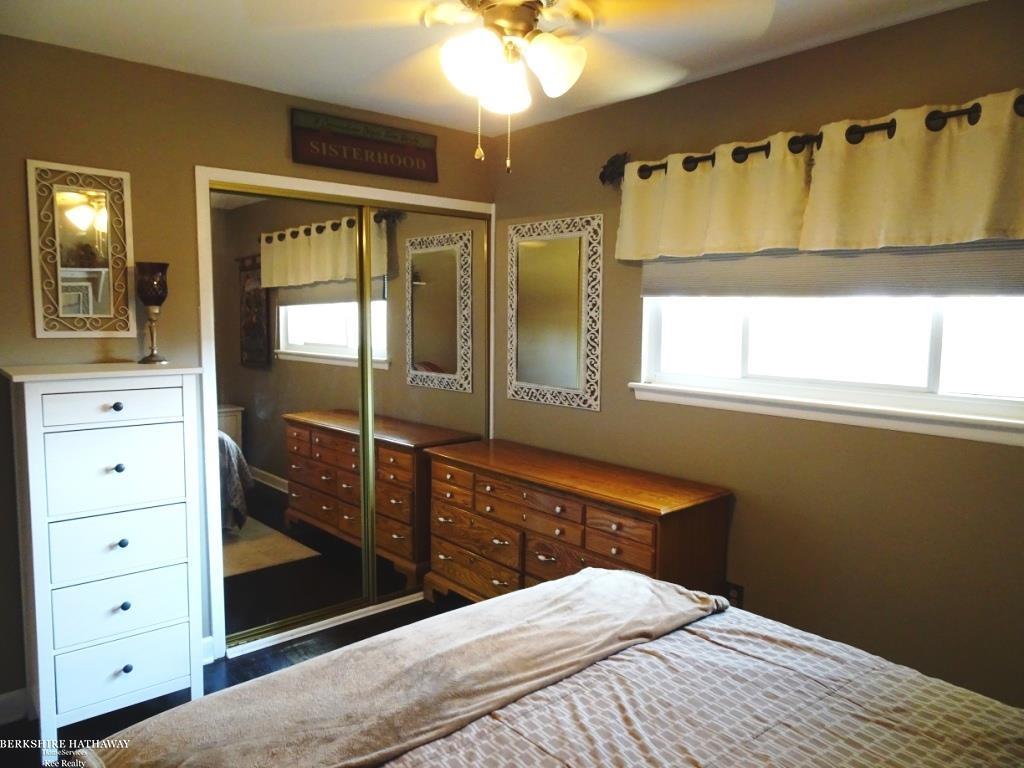 Sterling Heights, Michigan 48312, United States, 3 Bedrooms Bedrooms, ,2 BathroomsBathrooms,Residential,Pending,213563