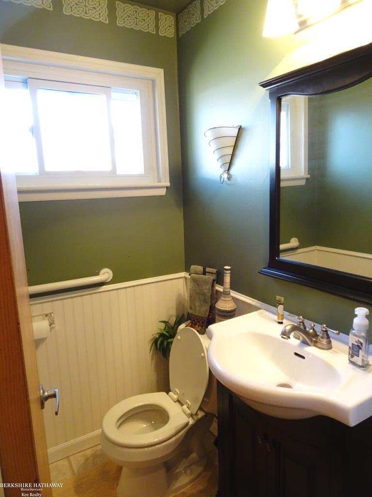 Sterling Heights, Michigan 48312, United States, 3 Bedrooms Bedrooms, ,2 BathroomsBathrooms,Residential,Pending,213563