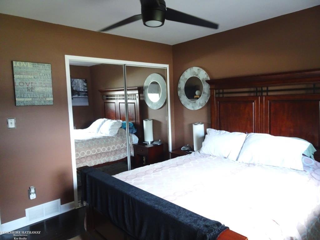 Sterling Heights, Michigan 48312, United States, 3 Bedrooms Bedrooms, ,2 BathroomsBathrooms,Residential,Pending,213563