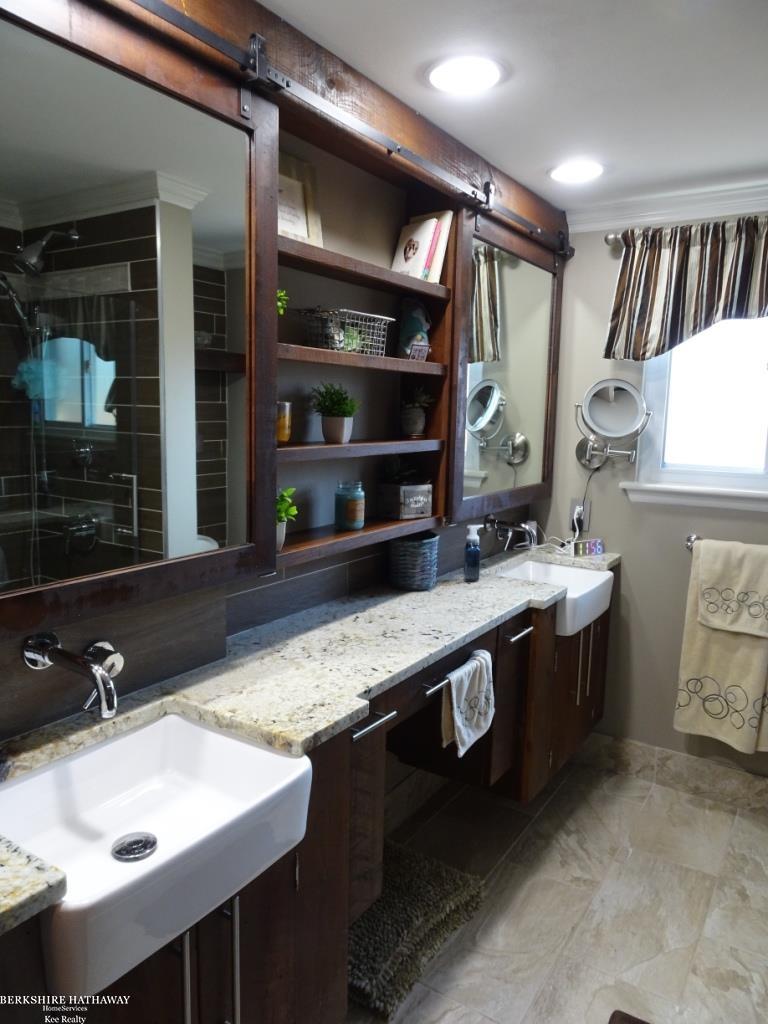 Sterling Heights, Michigan 48312, United States, 3 Bedrooms Bedrooms, ,2 BathroomsBathrooms,Residential,Pending,213563