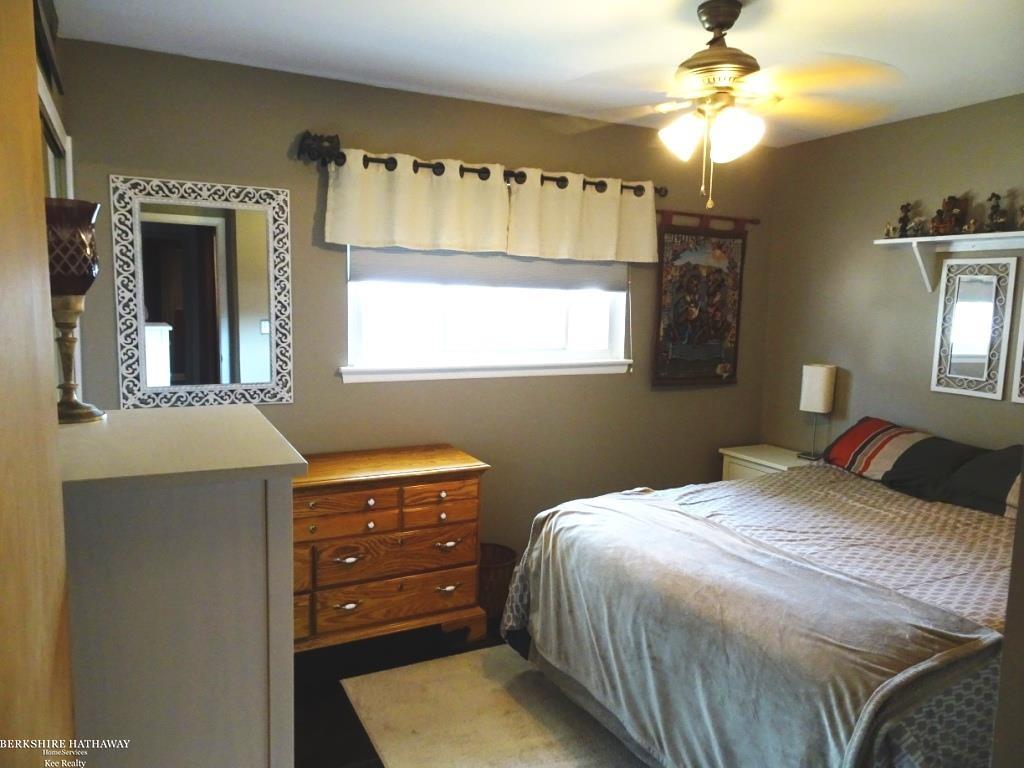 Sterling Heights, Michigan 48312, United States, 3 Bedrooms Bedrooms, ,2 BathroomsBathrooms,Residential,Pending,213563