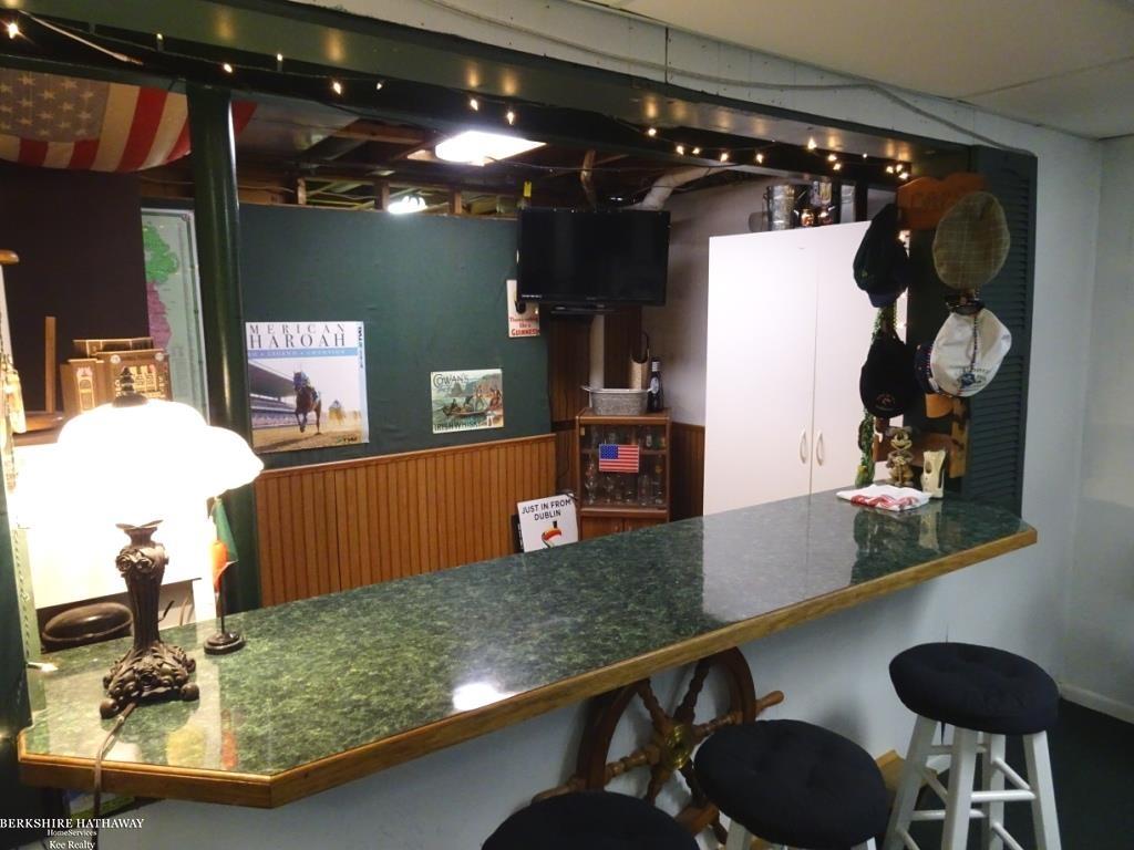 Sterling Heights, Michigan 48312, United States, 3 Bedrooms Bedrooms, ,2 BathroomsBathrooms,Residential,Pending,213563