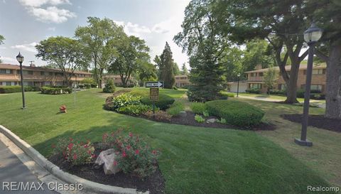 Photo of 112 E Hickory Grove Road, Bloomfield Hills, MI 48304 (MLS # 60963587)