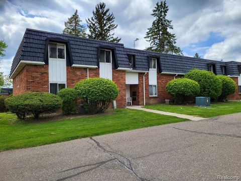 Photo of 1844 Colonial Village Way 3 #3, Waterford, MI 48328 (MLS # 60991033)