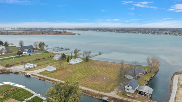 N CHANNEL DR, HARSENS ISLAND, MI 48028 - Image a4b355282abf8ecfeb4d28112e2453af/1576521227