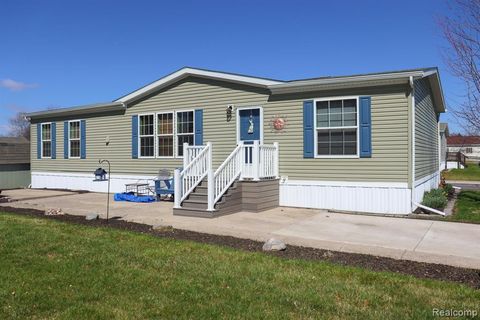 501 Kinloch Temperance MI 48182