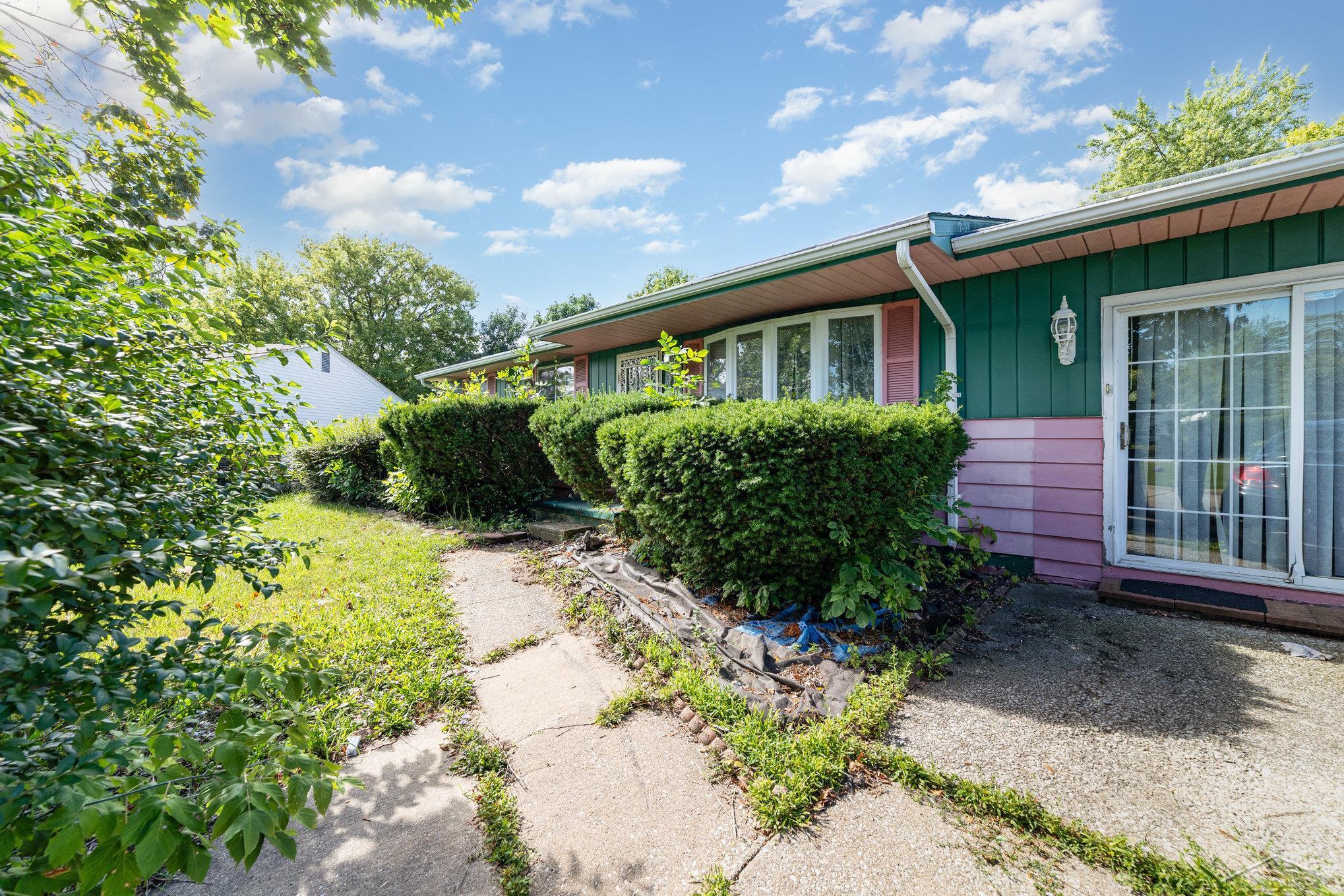 Saginaw, Michigan 48601, United States, 3 Bedrooms Bedrooms, ,1 BathroomBathrooms,Residential,Pending,196924