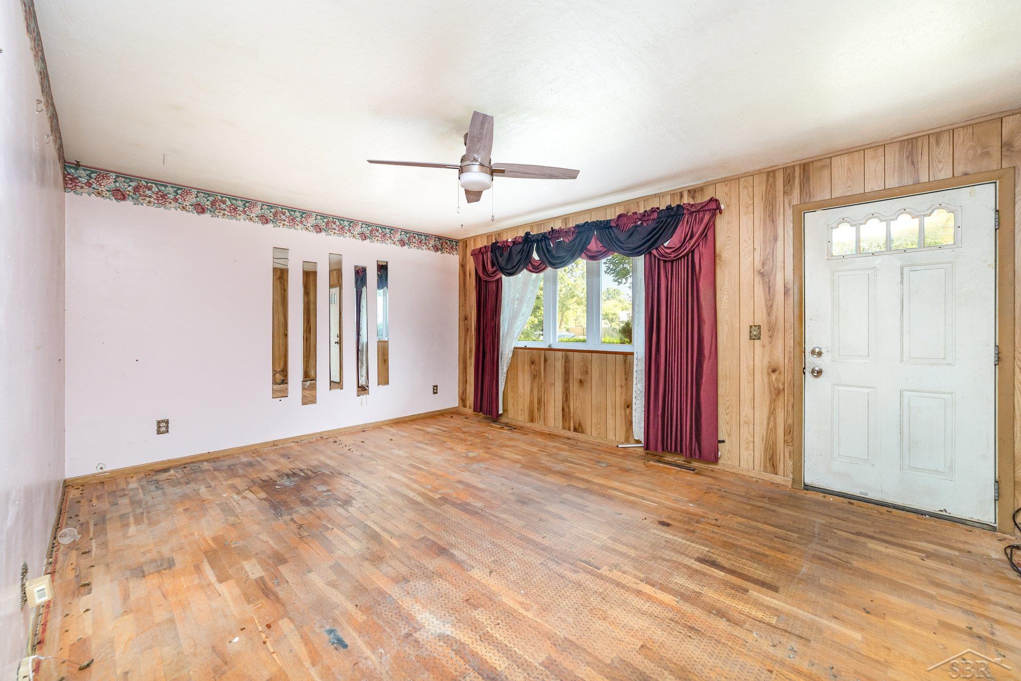 Saginaw, Michigan 48601, United States, 3 Bedrooms Bedrooms, ,1 BathroomBathrooms,Residential,Pending,196924