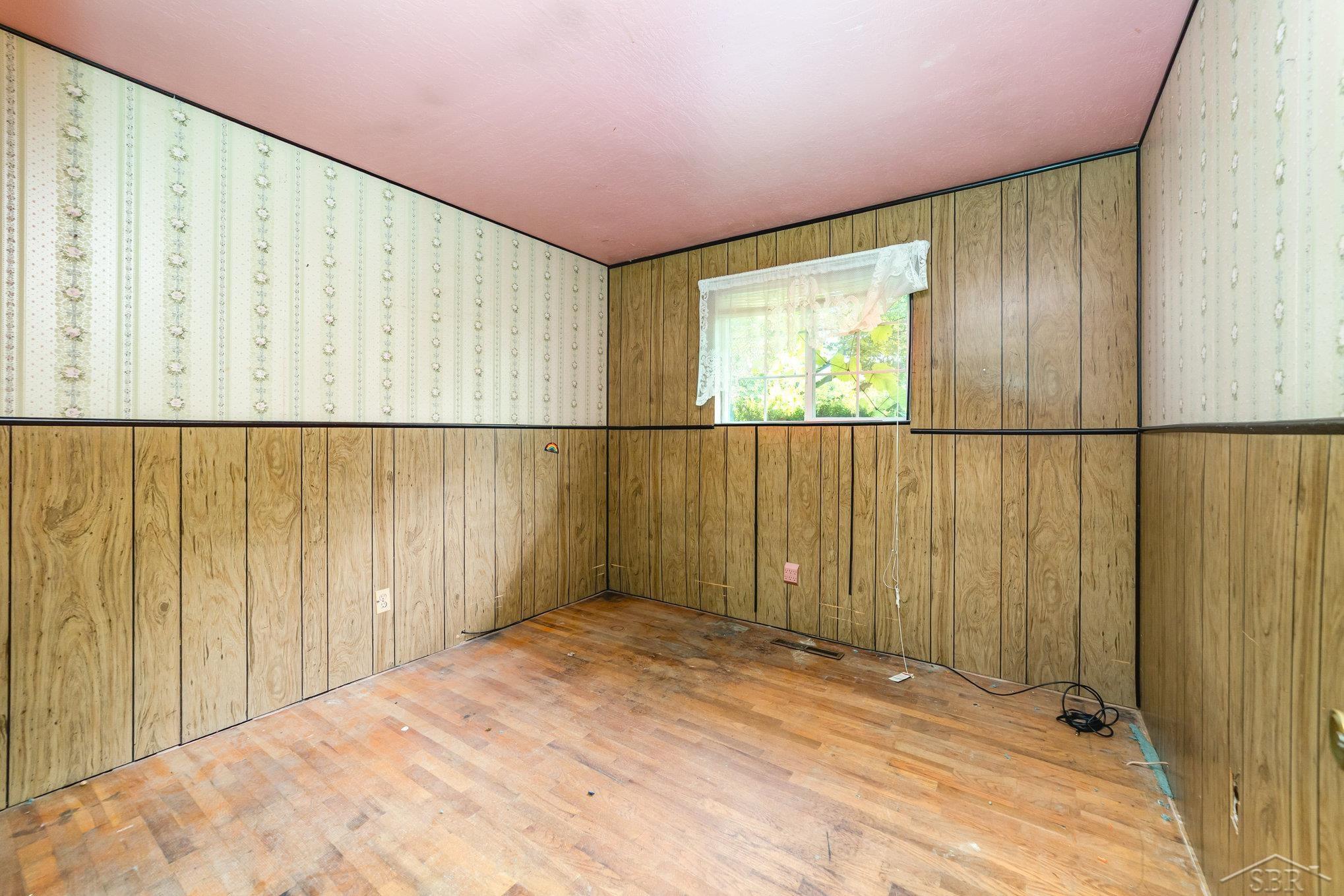 Saginaw, Michigan 48601, United States, 3 Bedrooms Bedrooms, ,1 BathroomBathrooms,Residential,Pending,196924