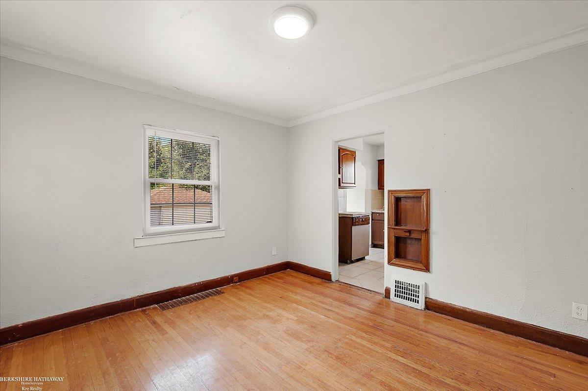 Detroit, Michigan 48227, United States, 3 Bedrooms Bedrooms, ,2 BathroomsBathrooms,Residential,Active,220236