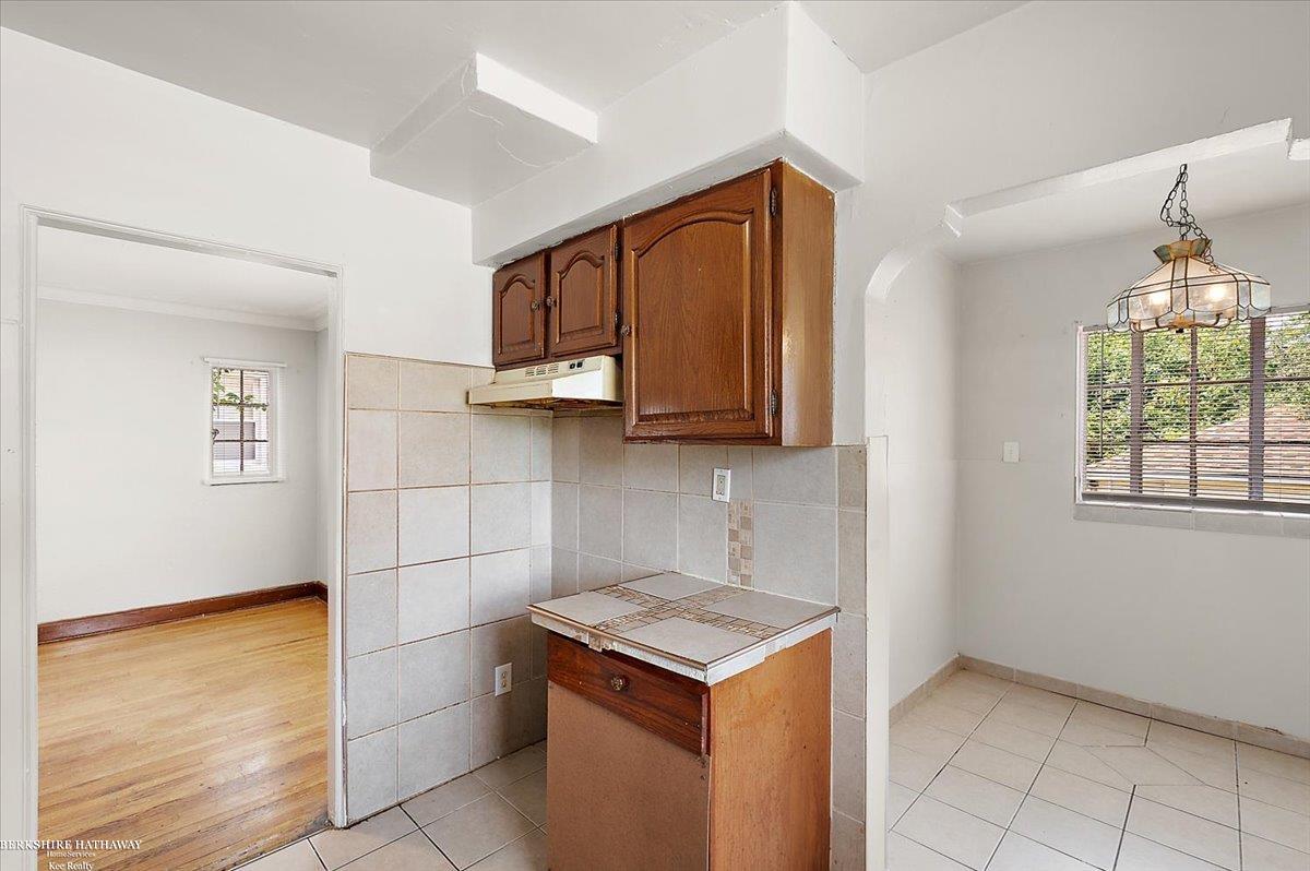 Detroit, Michigan 48227, United States, 3 Bedrooms Bedrooms, ,2 BathroomsBathrooms,Residential,Active,220236