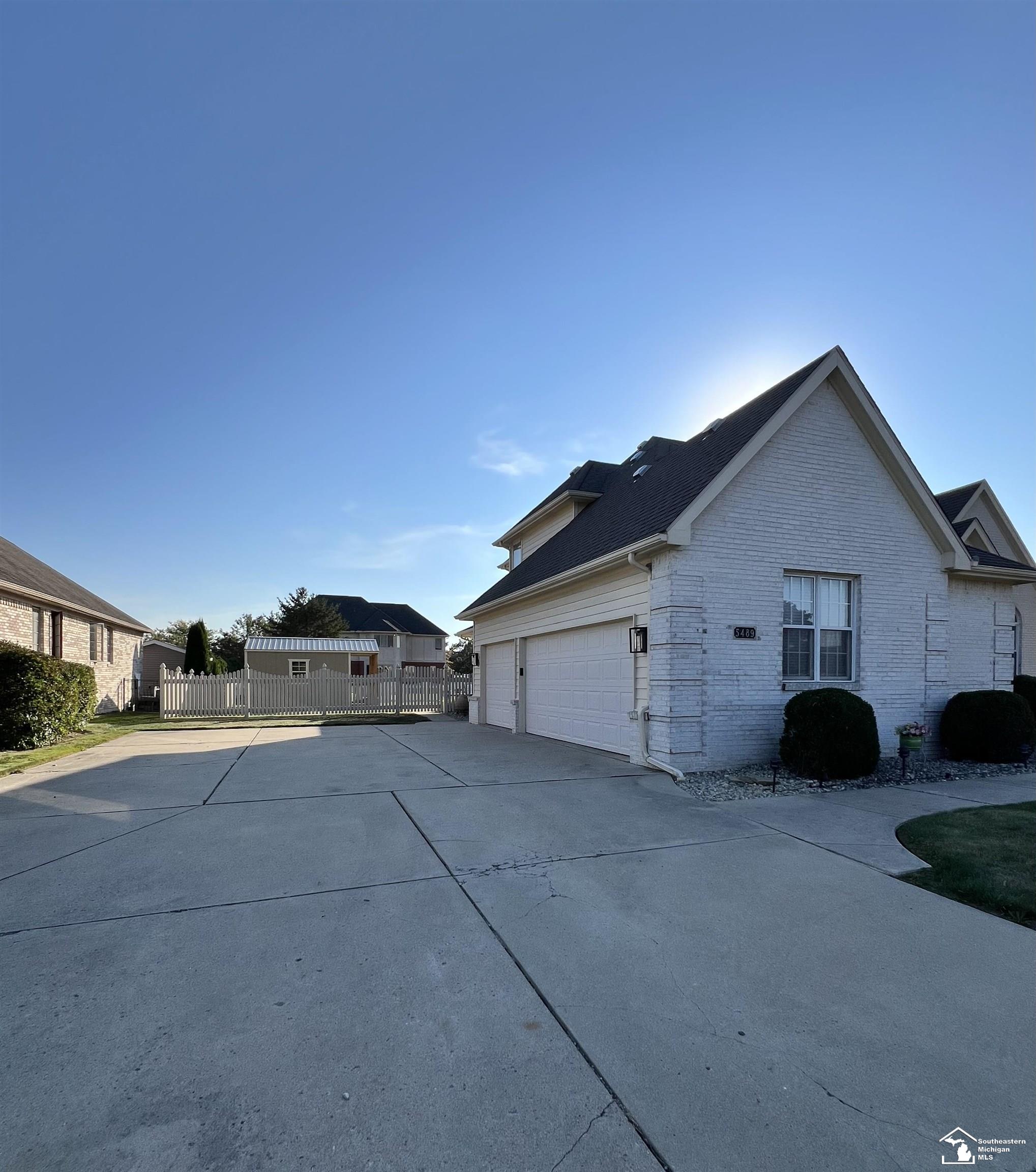 5489 Wimbledon Park Drive