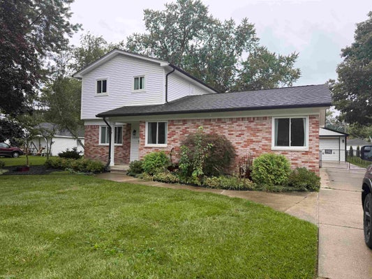 24050 LAKEWOOD ST, SAINT CLAIR SHORES, MI 48082 - Image a5d4fcd9b495c32b8f72a2ad97b0635a/268790324