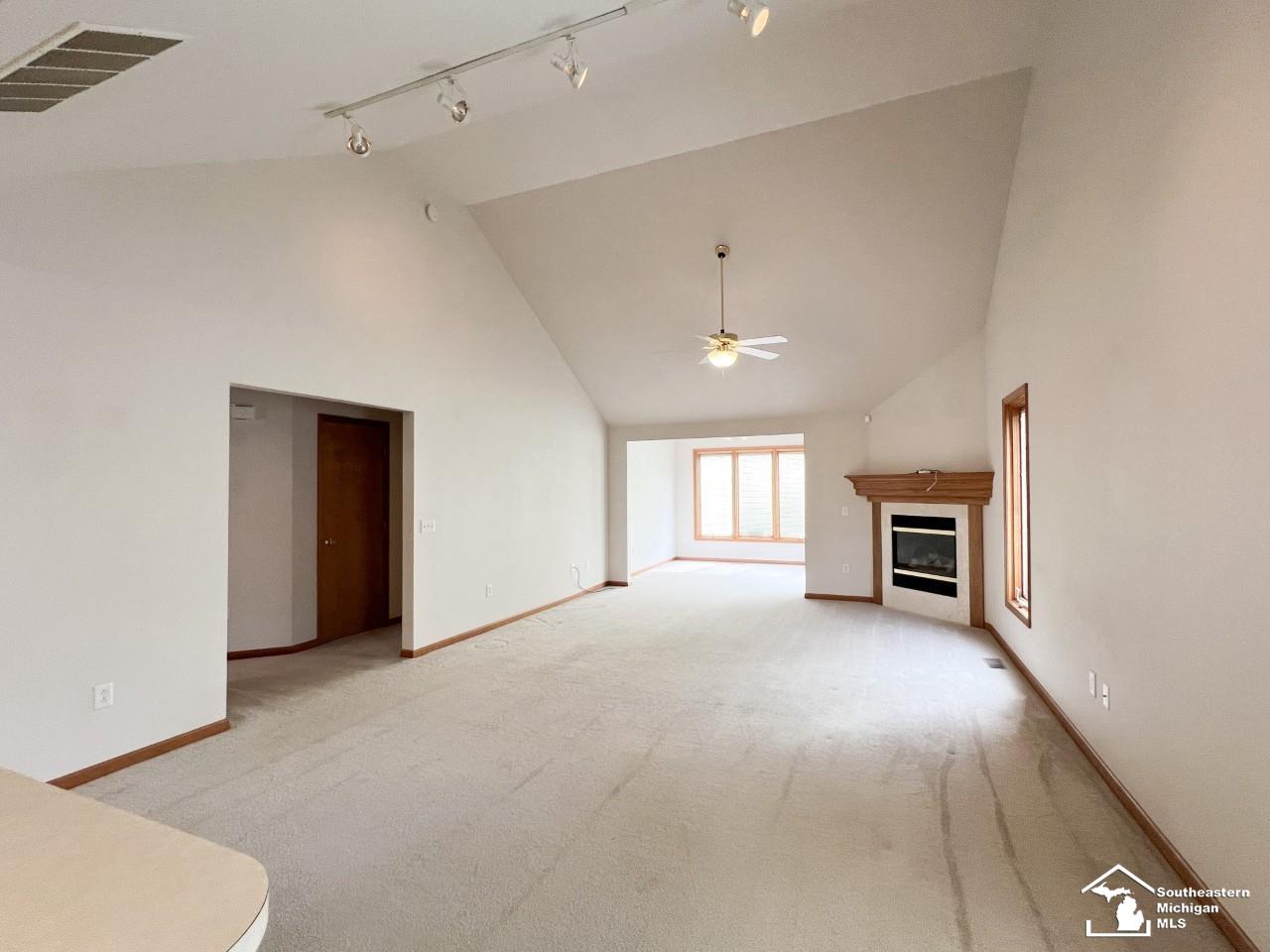 1641 Spruce Court 46