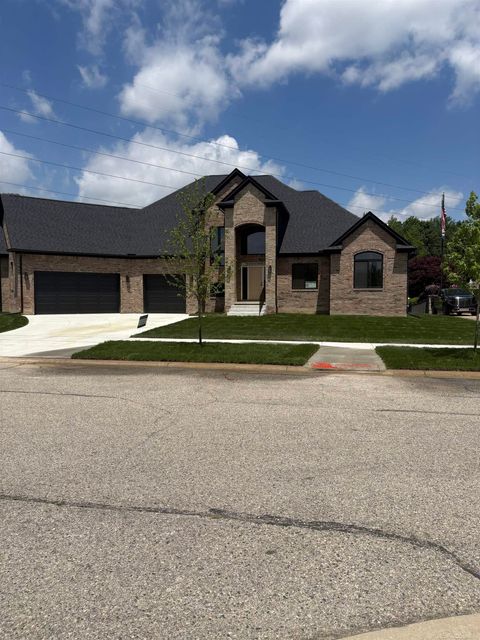 Photo of 10505 Excalibur Drive, Shelby, MI 48315 (MLS # 50211049)