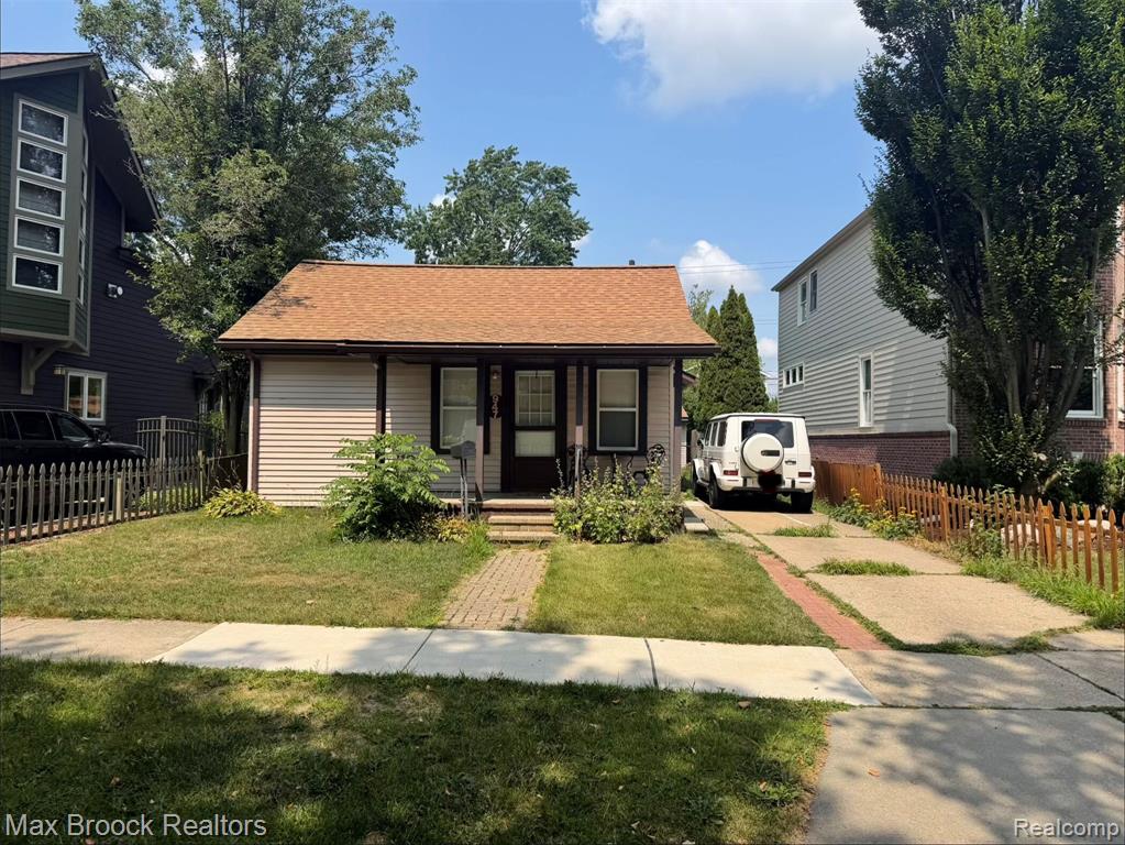 947 Bennaville Avenue