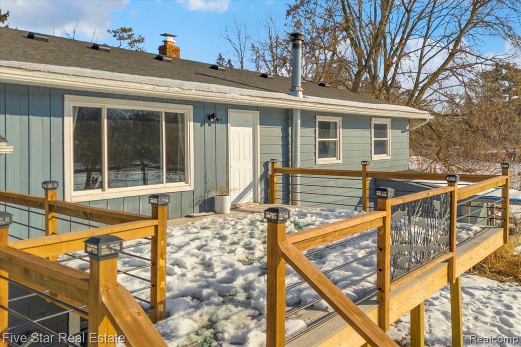 911 S Duck Lake Road