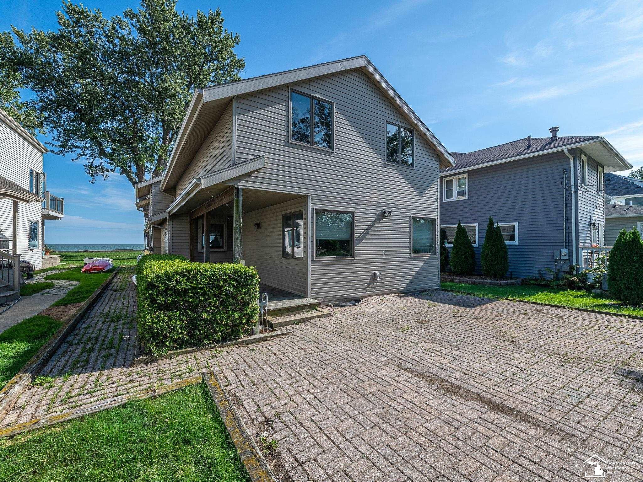 3360 Lakeshore Drive