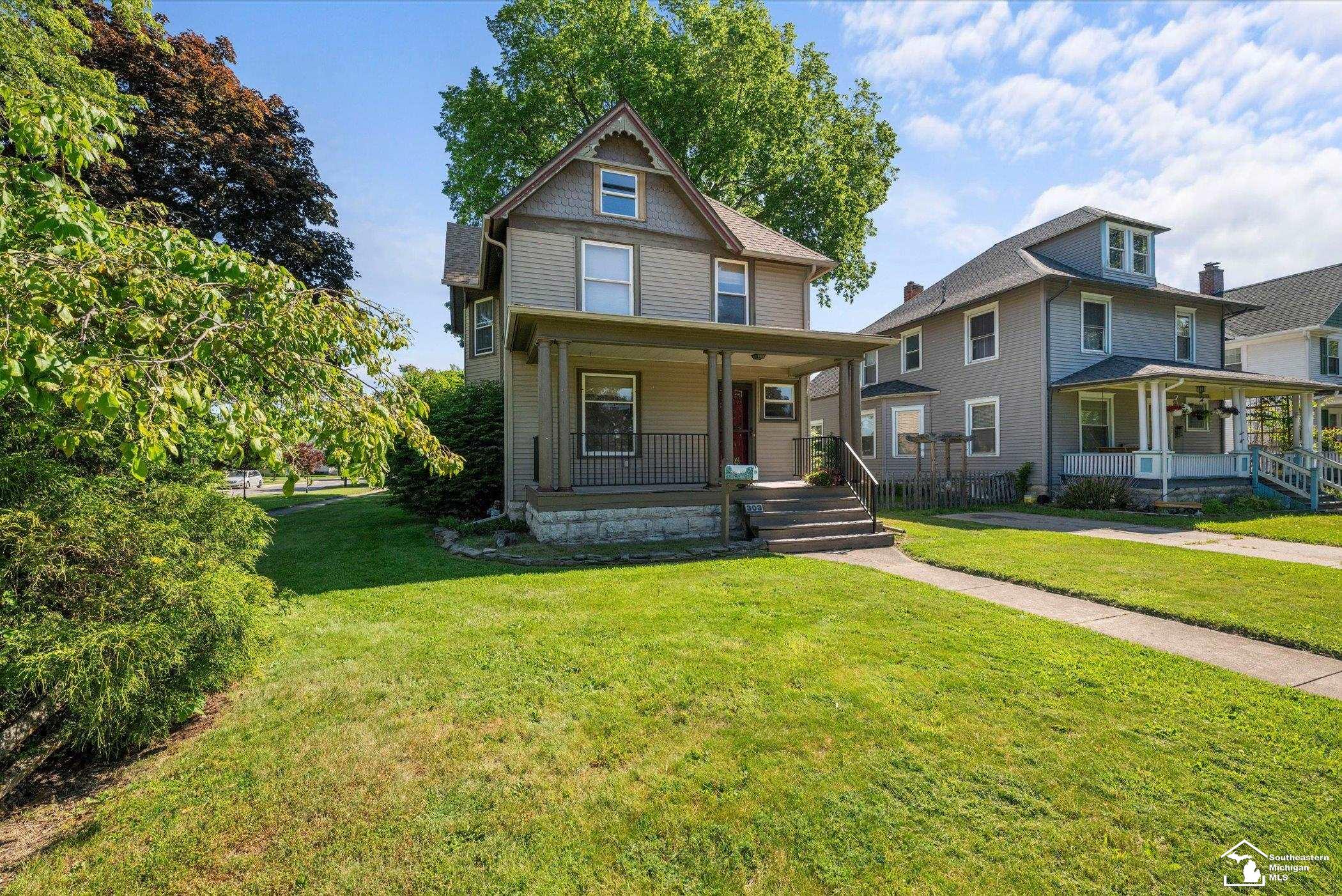 303 E 6th Street