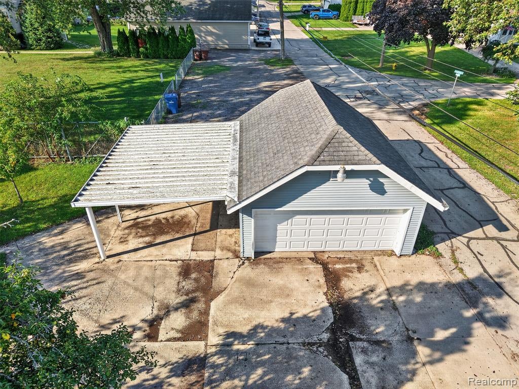 3008 Lakeshore Drive