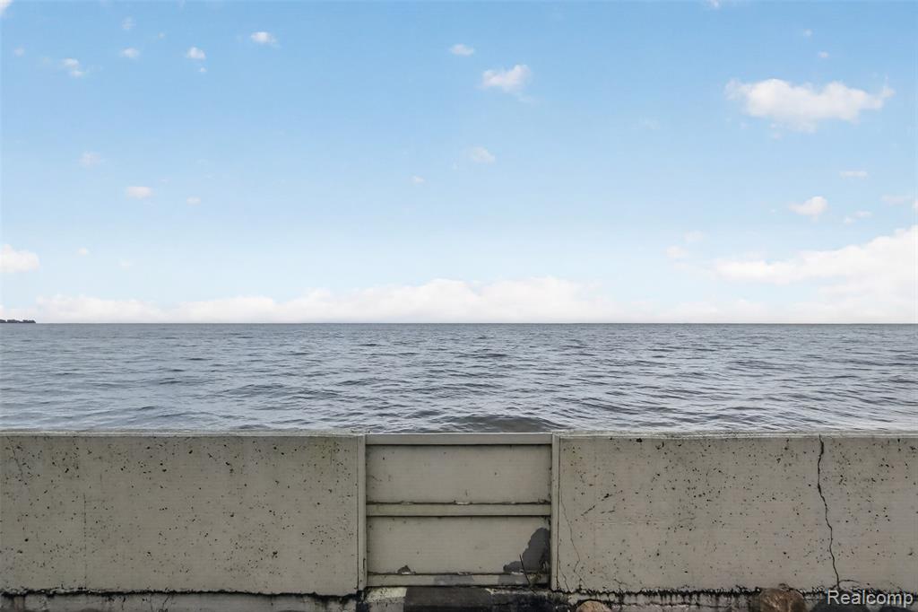 3008 Lakeshore Drive