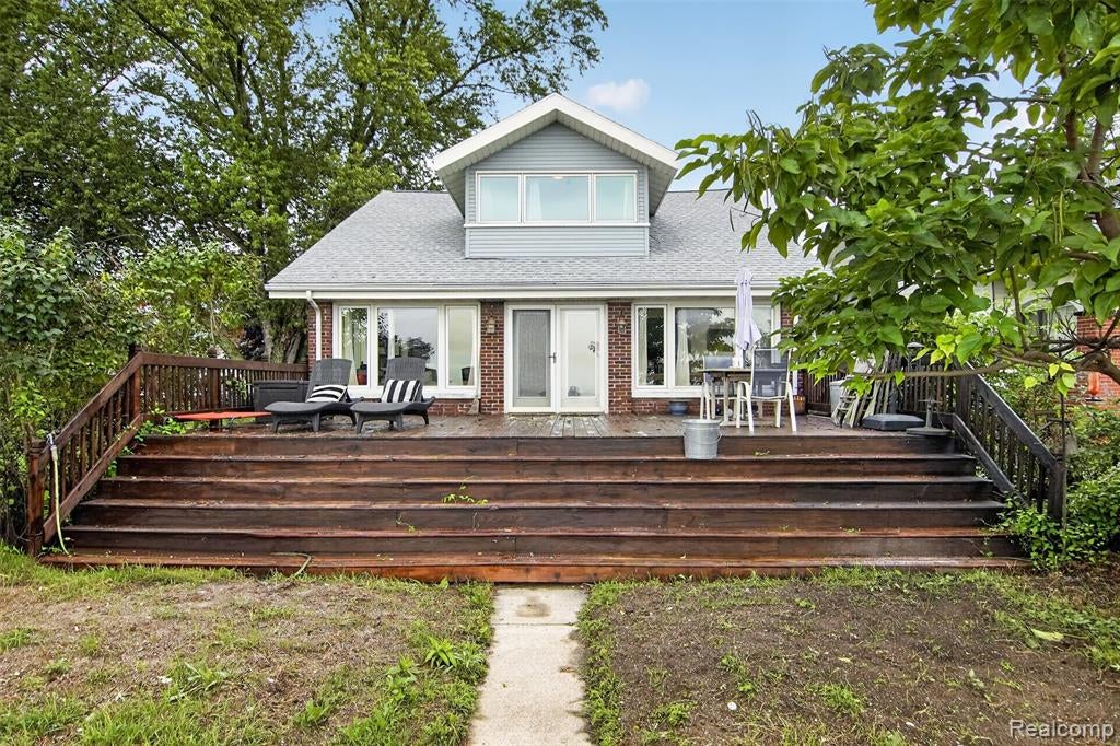 3008 Lakeshore Drive