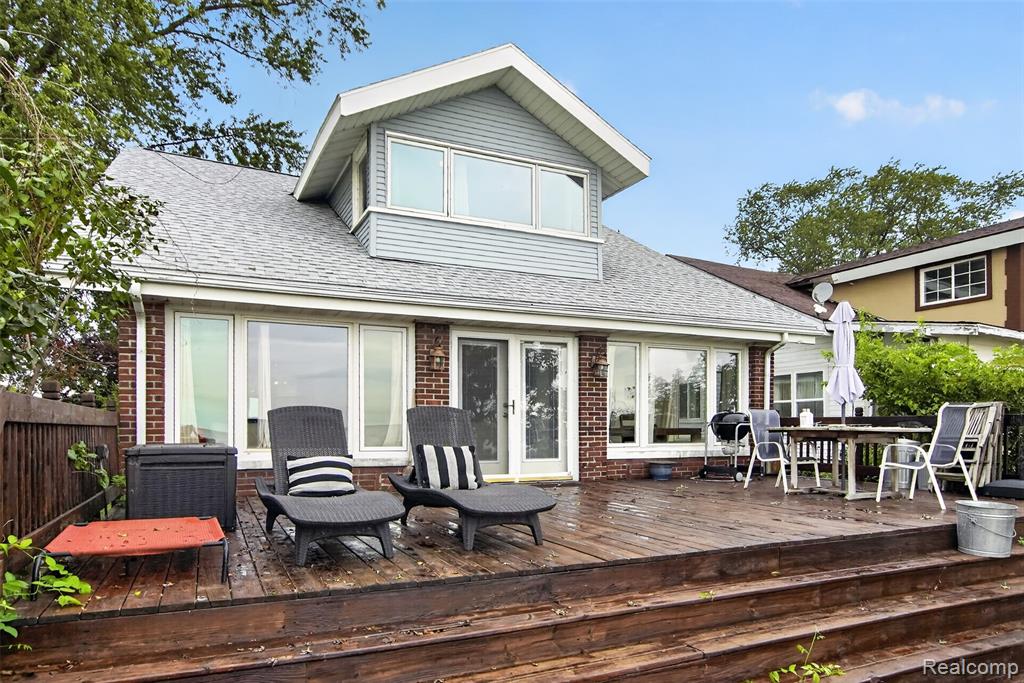 3008 Lakeshore Drive