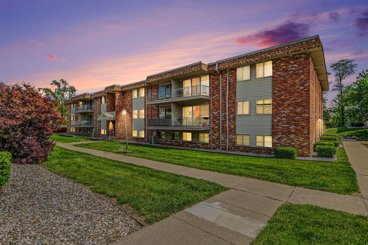 734 W Kilgore Road 303