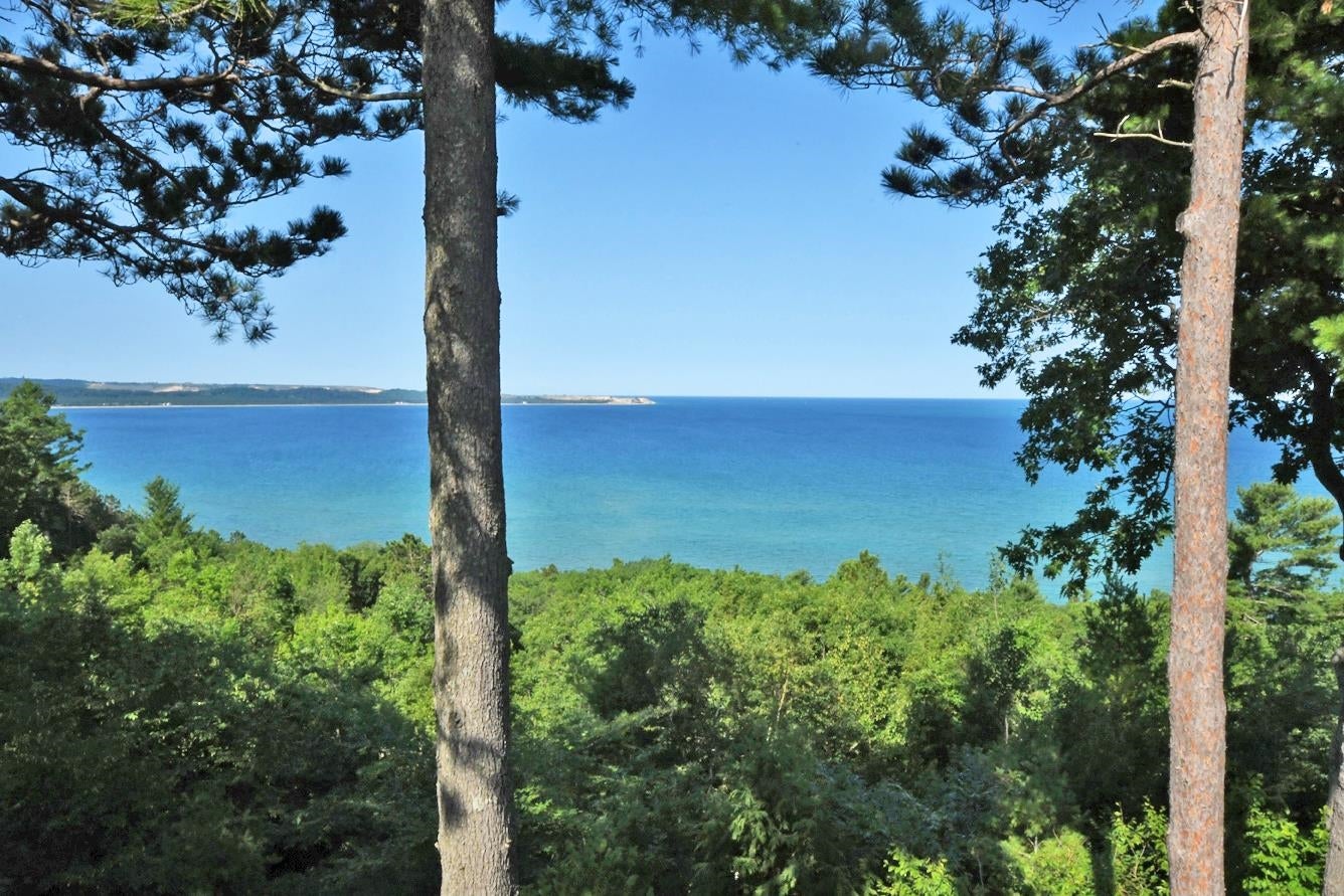 3 Vantage Pointe