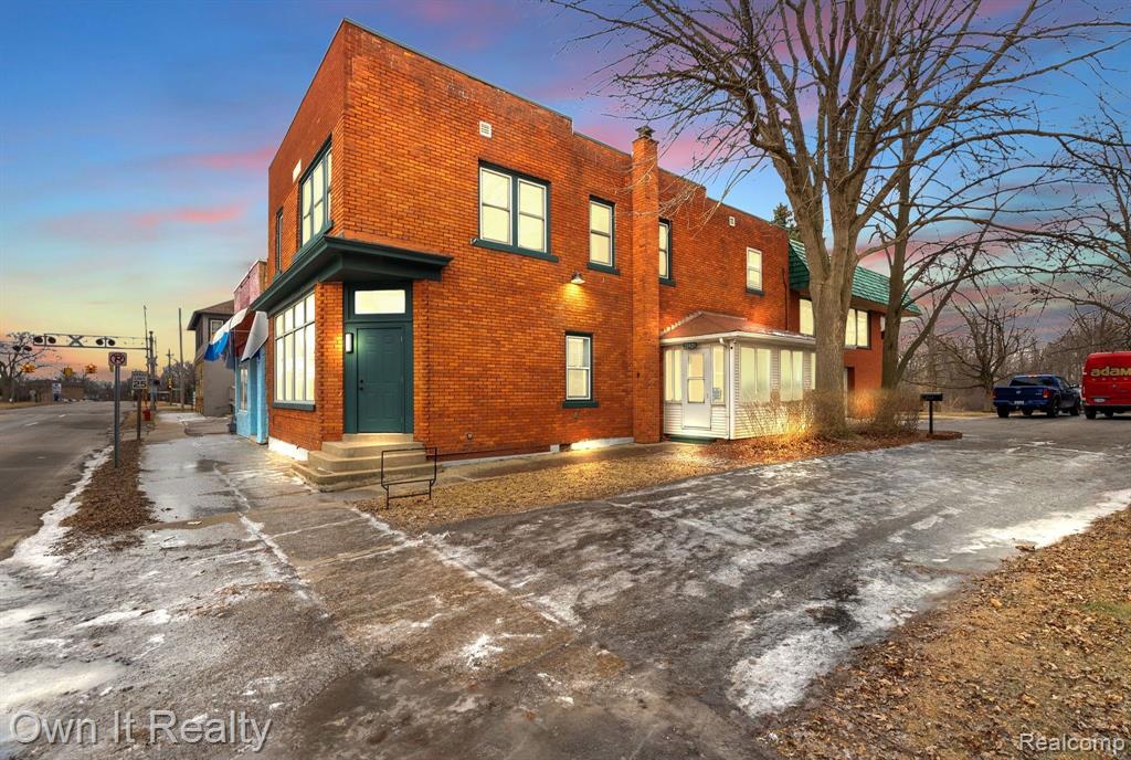 22421 HURON RIVER Drive