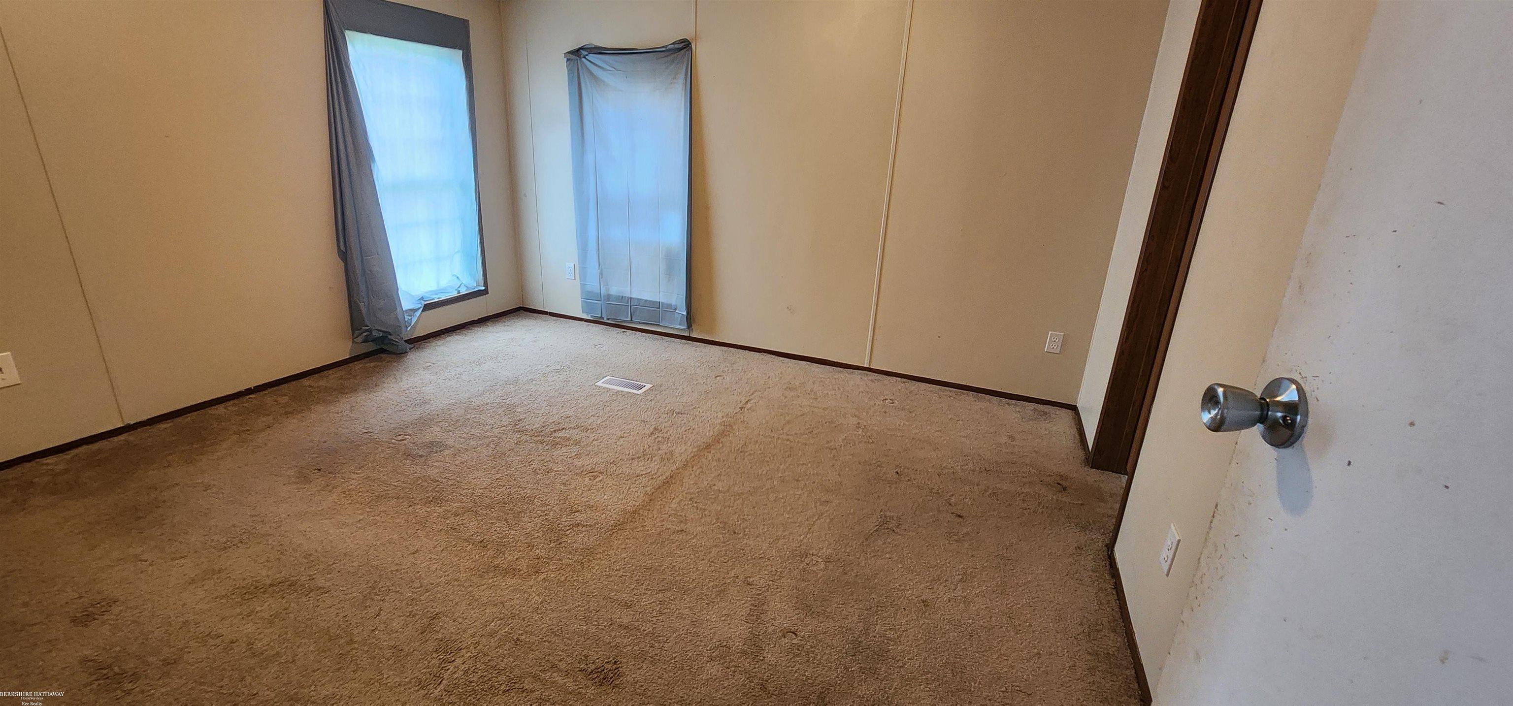 Macomb, Michigan 48044, United States, 3 Bedrooms Bedrooms, ,2 BathroomsBathrooms,Residential,Active,224270