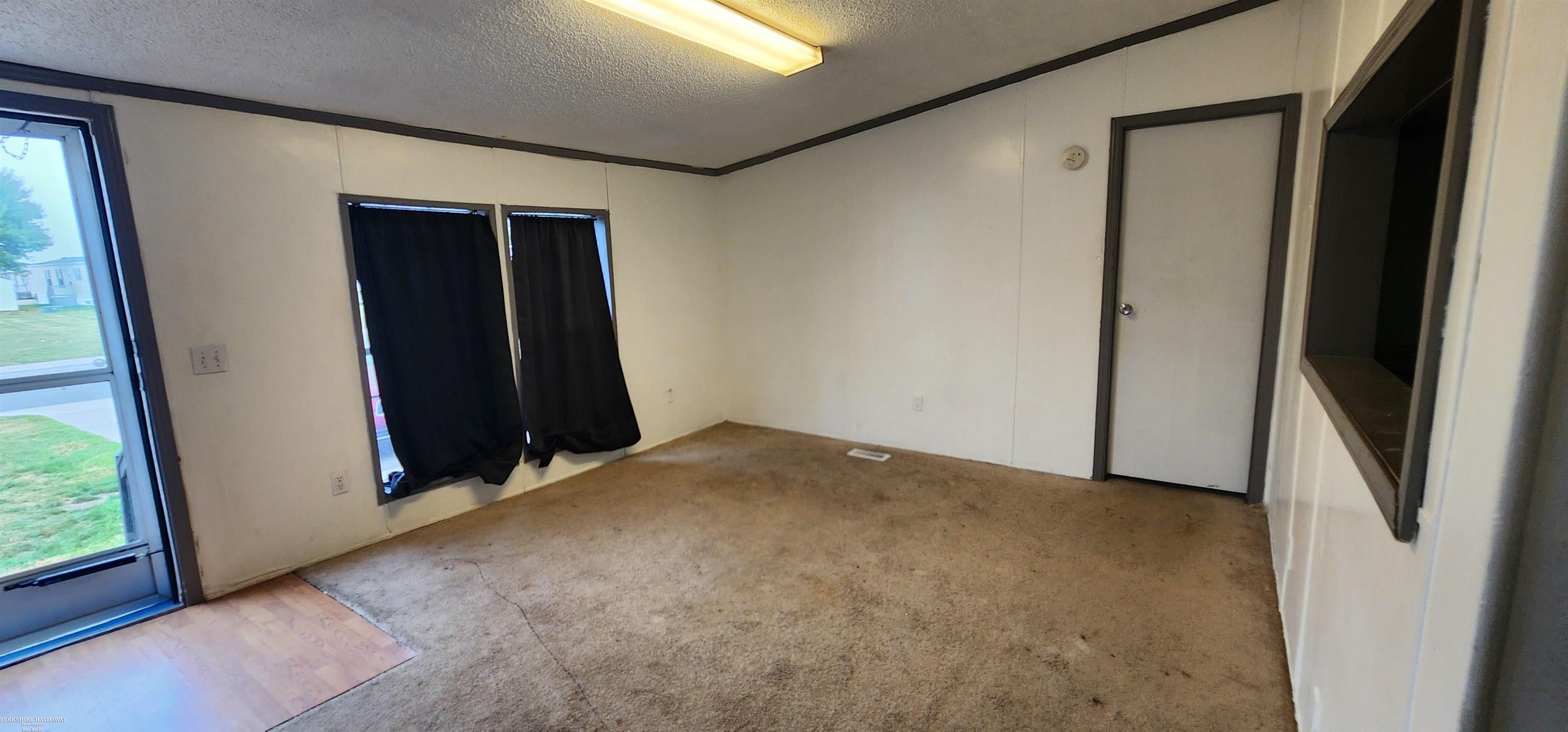 Macomb, Michigan 48044, United States, 3 Bedrooms Bedrooms, ,2 BathroomsBathrooms,Residential,Active,224270