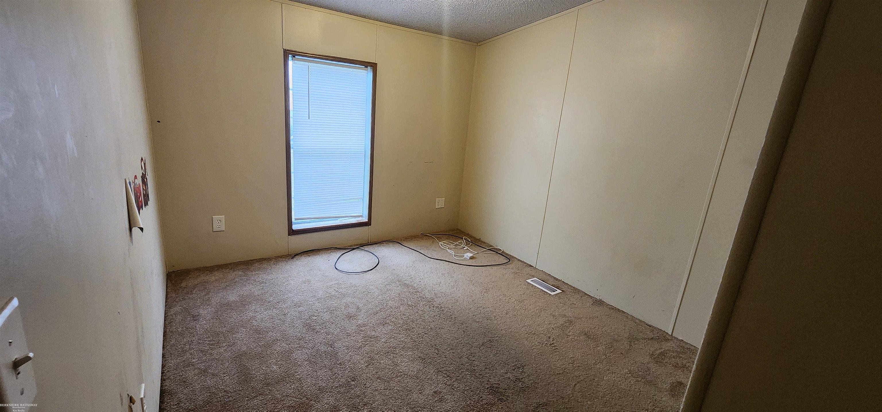 Macomb, Michigan 48044, United States, 3 Bedrooms Bedrooms, ,2 BathroomsBathrooms,Residential,Active,224270