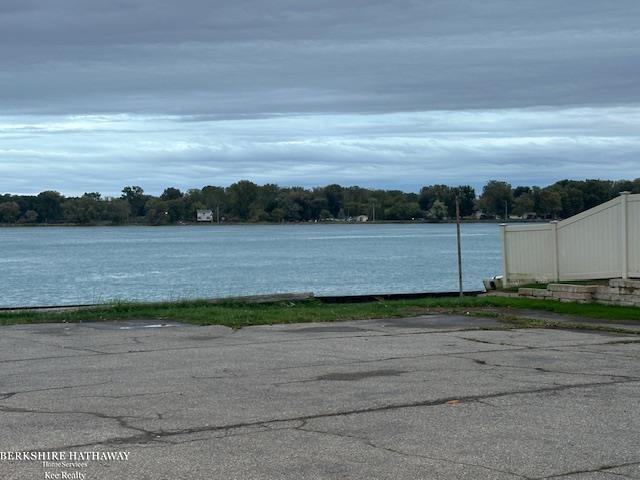 Algonac, Michigan 48001, United States, 1 Bedroom Bedrooms, ,1 BathroomBathrooms,Residential,Active,229024