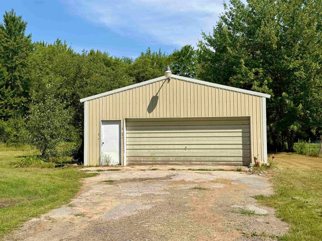 Photo of 6315 Sunrise Trail, Harrison, MI 48625 (MLS # 50216792)