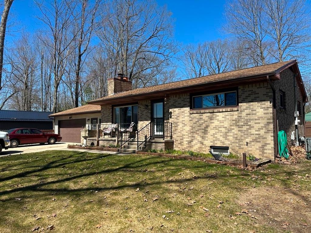 Photo of 1749 Lake Drive, Harrison, MI 48625 (MLS # 50203810)