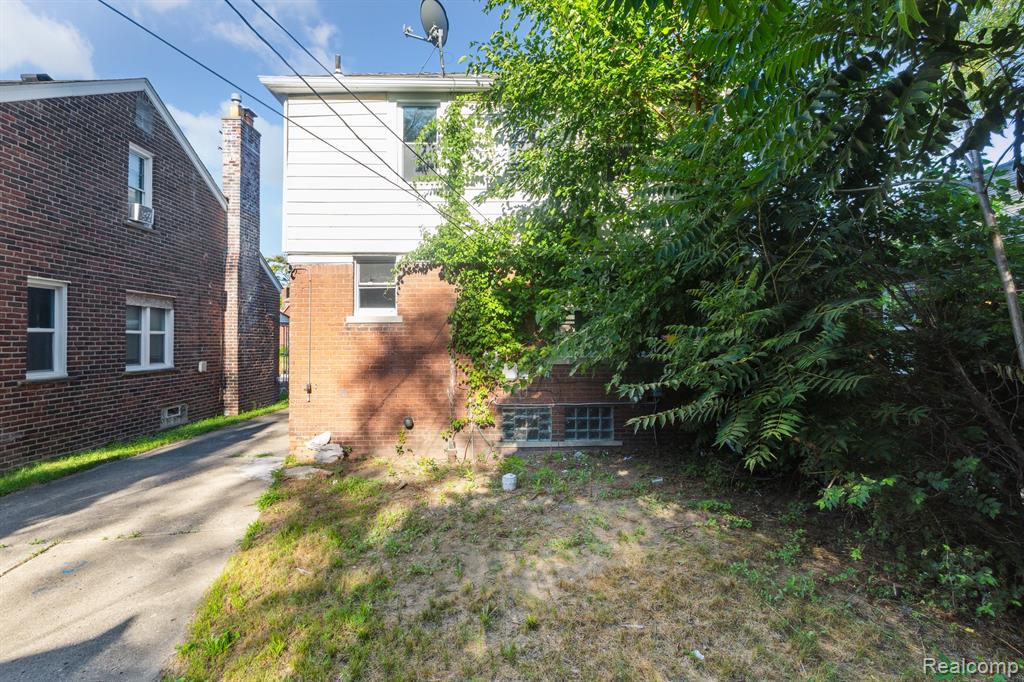 Detroit, Michigan 48235, United States, 3 Bedrooms Bedrooms, ,3 BathroomsBathrooms,Residential,Pending,192819