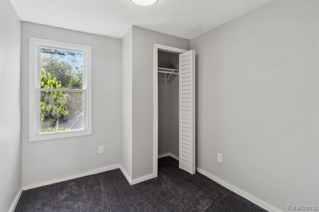 Detroit, Michigan 48235, United States, 3 Bedrooms Bedrooms, ,3 BathroomsBathrooms,Residential,Pending,192819