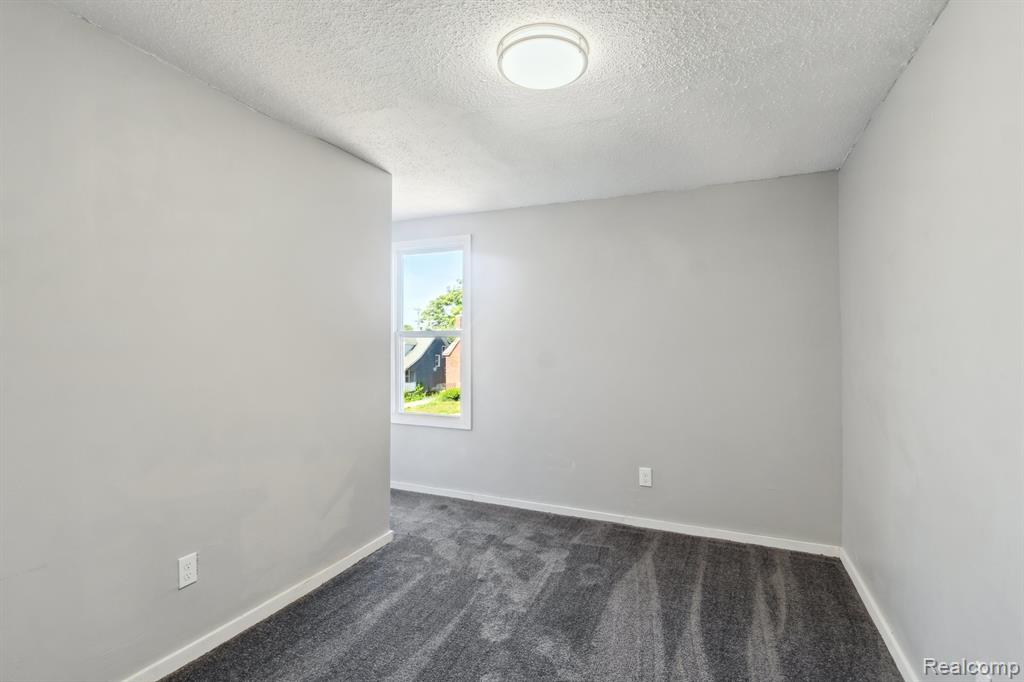 Detroit, Michigan 48235, United States, 3 Bedrooms Bedrooms, ,3 BathroomsBathrooms,Residential,Pending,192819