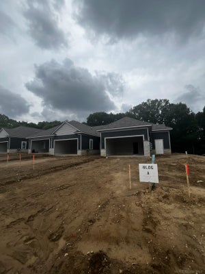VALLEY, HIGHLAND, MI 48356 - Image aa30bd35a6b31f254e59b2af8b22c2fe/1294867805