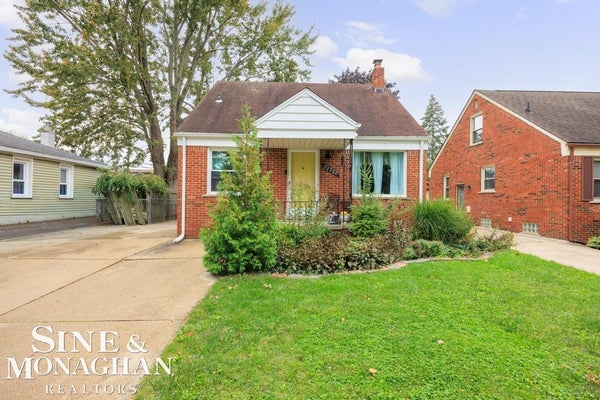 22522 HARPER LAKE AVE, SAINT CLAIR SHORES, MI 48080 - Image aa809cdaef7619ee9e752a1cd7ed52a0/2611540581