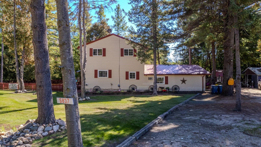 Photo of 5837 Eaton Road, Gladwin, MI 48624 (MLS # 50223379)