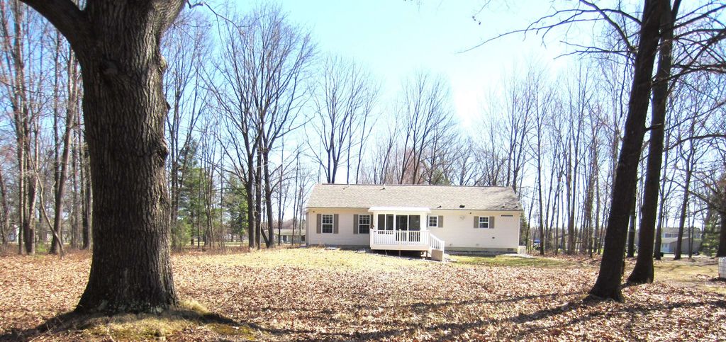 Photo of 2655 West River Dr Drive, Gladwin, MI 48624 (MLS # 50203968)