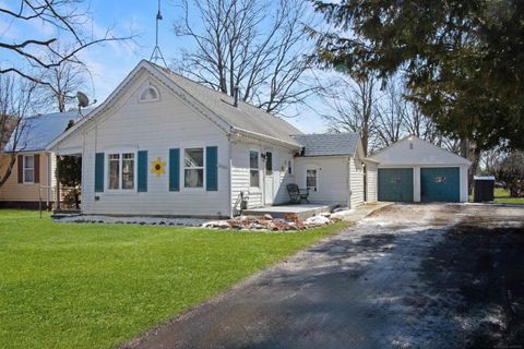 Photo of 34720 W Maple Street, Memphis, MI 48041 (MLS # 50201926)