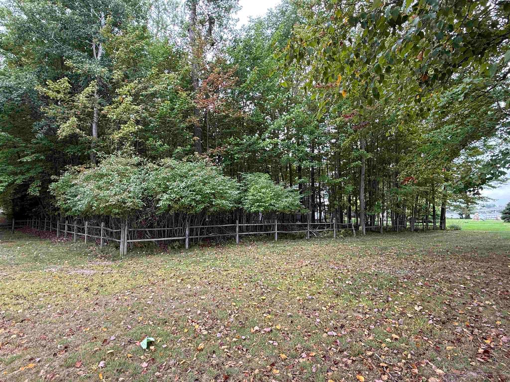 Photo of 36 SALISBURY Drive, Gladwin, MI 48624 (MLS # 50189671)