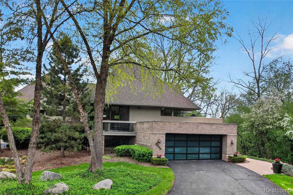 5044 Christy Court