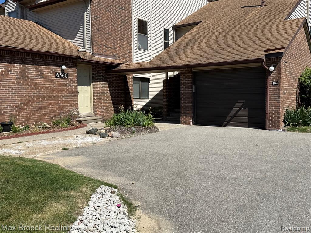 6560 Ridgefield Circle 104