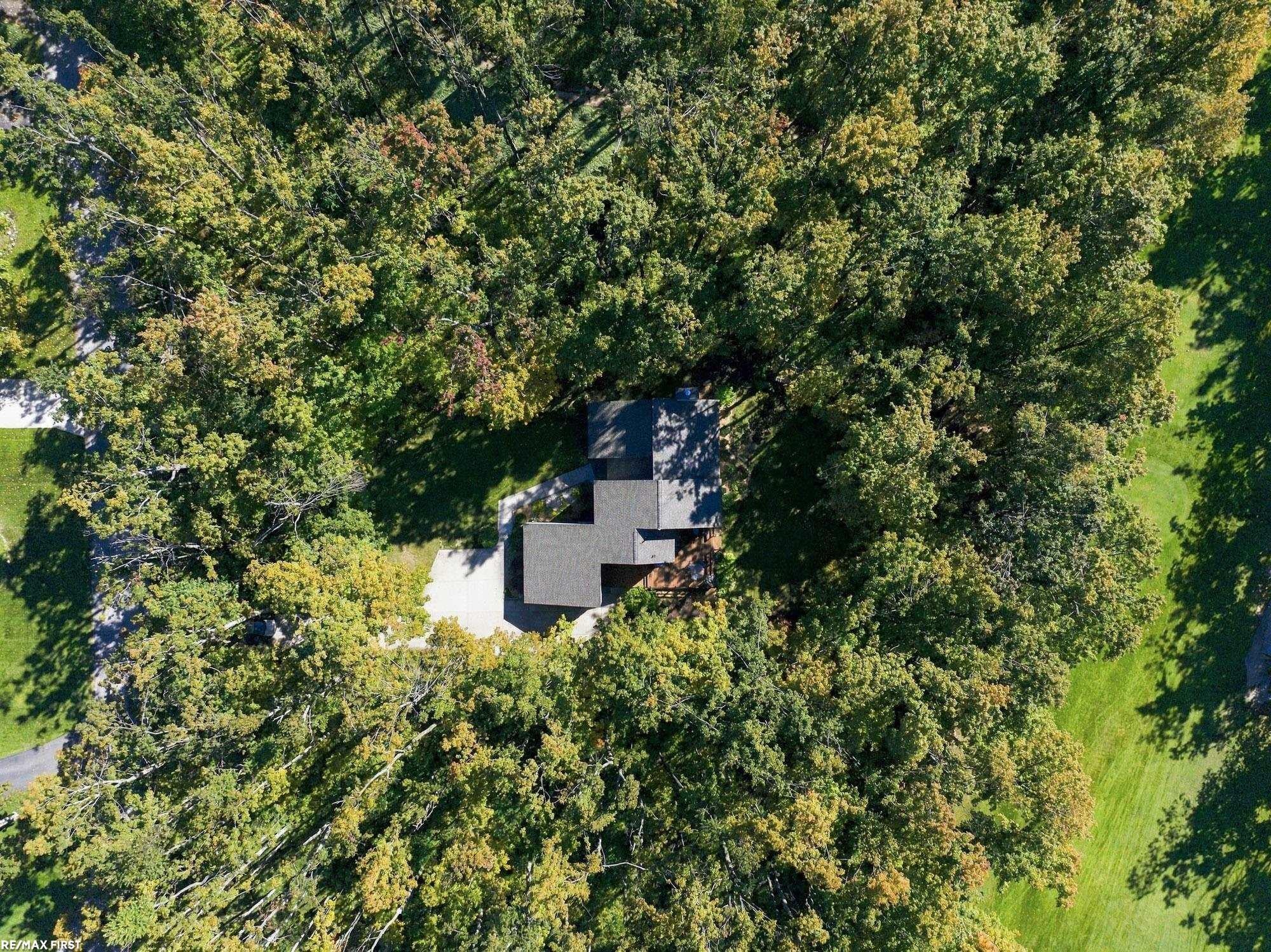 586 Woodside Lane