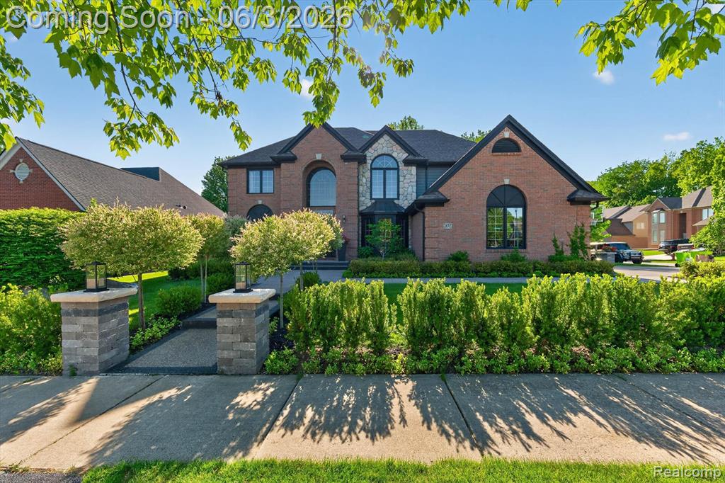 371 Lone Pine Circle