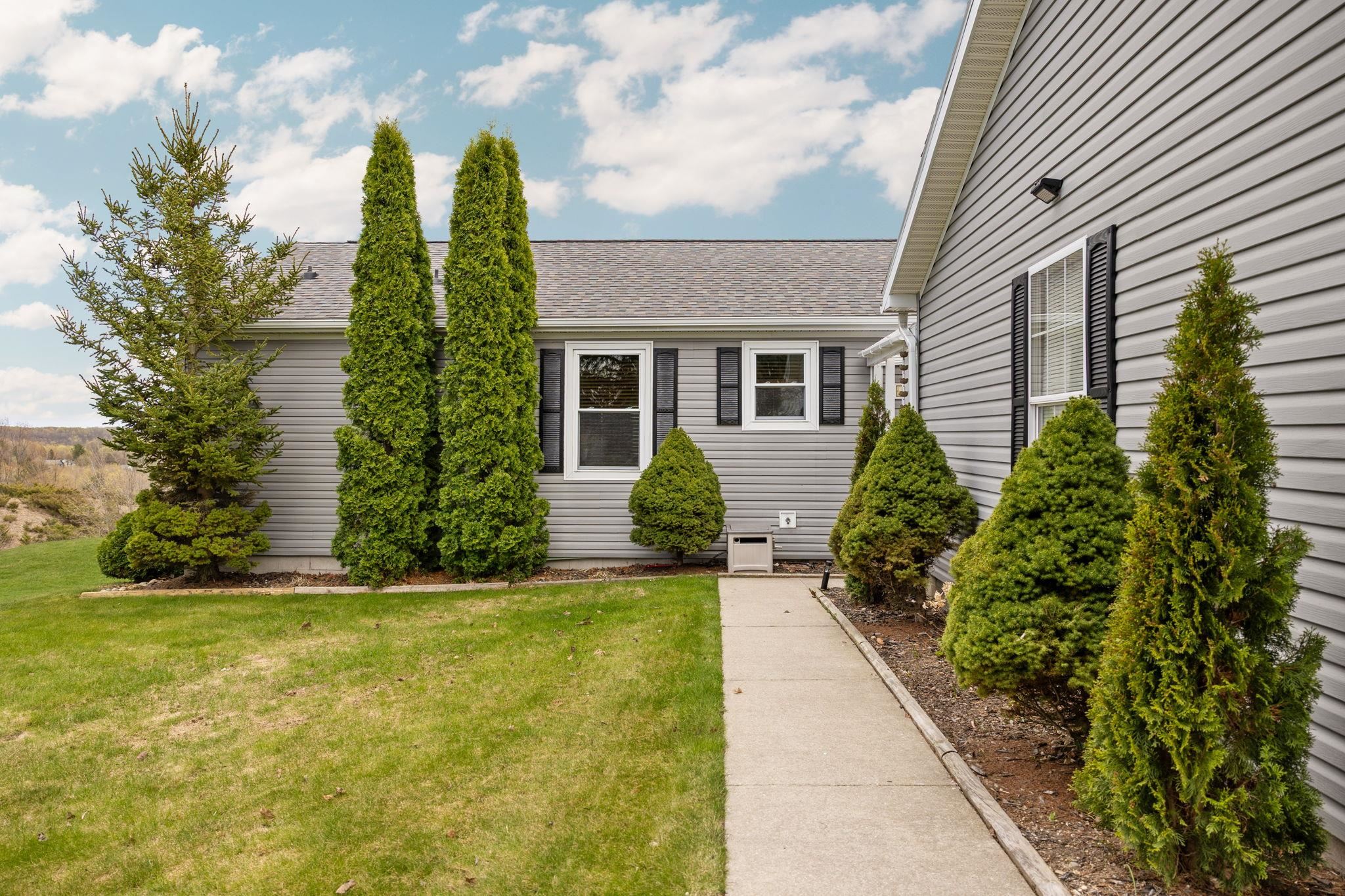 635 Autumnview Lane
